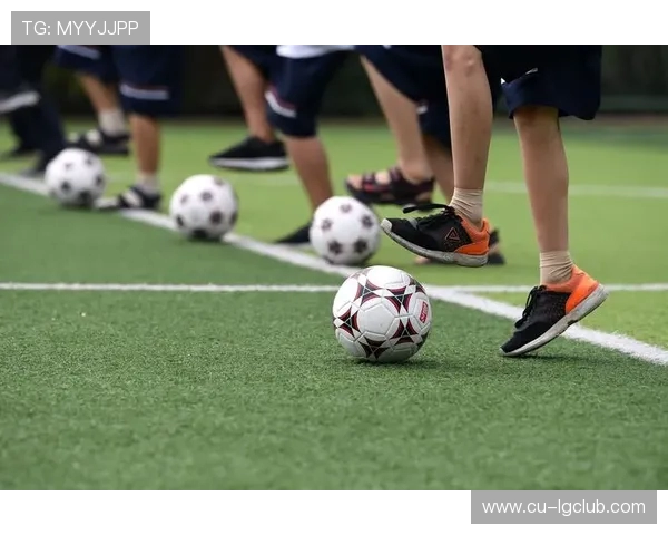 凸显足球员强健腿部的多场景实用时尚穿搭全方位指南精选策略方案 凸显足球员强健腿部的多场景实用时尚穿搭全方位指南精选策略方案